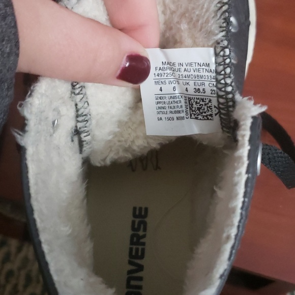 Leather fleece lined converse - Picture 3 of 4
